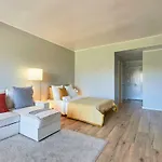 Beachfront Cascais,estoril Apartment