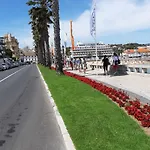 Beachfront Cascais,estoril Apartment *