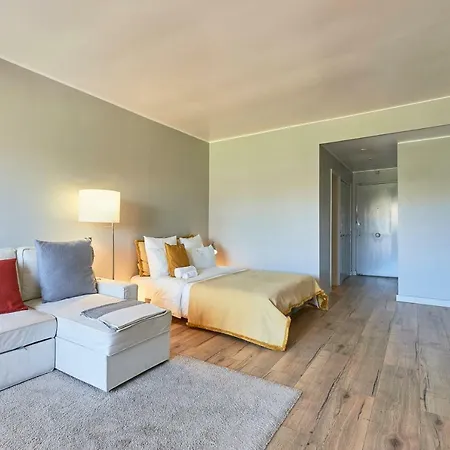 Beachfront Cascais,estoril شقة