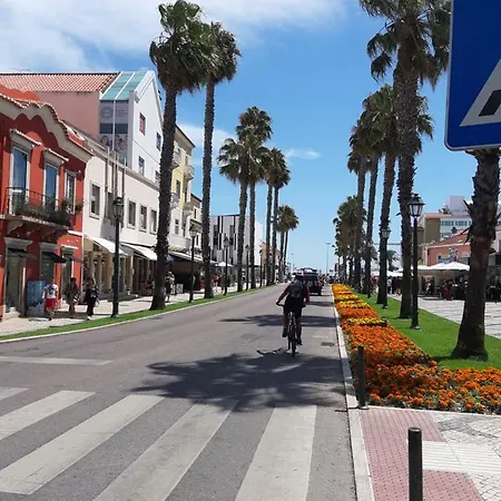 Beachfront Cascais,estoril Διαμέρισμα *