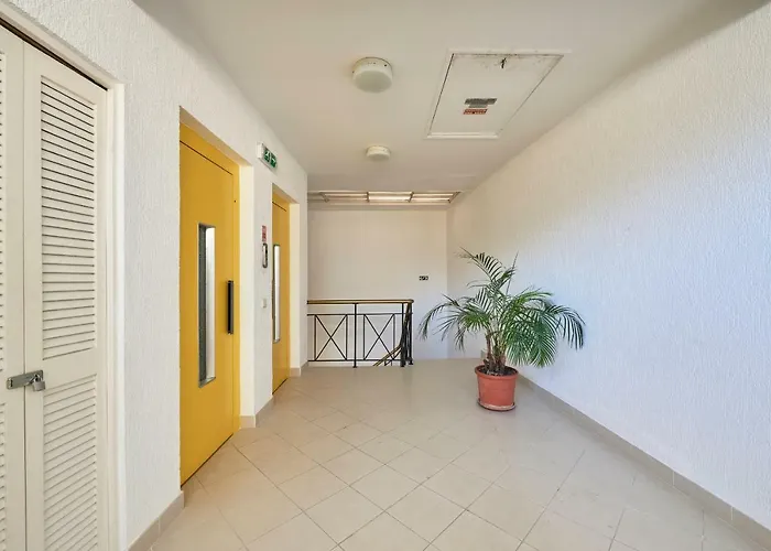 Beachfront Cascais,estoril Lejlighed Estoril